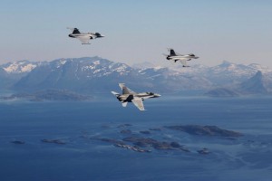 Arctic Challenge 2015 ilmavoimat lentotoimintaharjoitus sotilaslentokone Hornet hävittäjä tunturit
